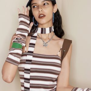 Double-Headed Cat Pendant Necklace Choker - Punk Metal Collar Chain, Unique Artistic Design, Y2K Fashion Statement Accessory