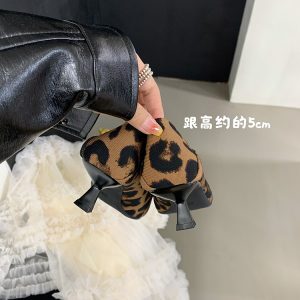 Elegant French Leopard Print High-Heeled Sandals, Closed Toe Fairy Shoes for Spring/Summer 2025, Pointed-Toe Design