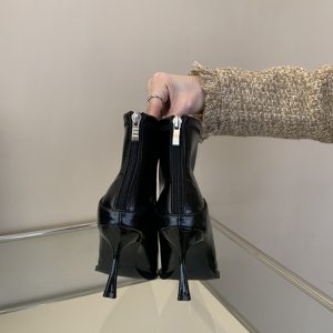 Elegant High-Heeled Pointed Toe Plush White Short Boots for Women - French Slim Style for Autumn Winter 2024