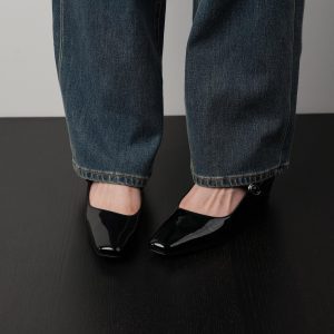 Elegant Women's Wedge Mary Jane Shoes with Square Toe and One Strap – Slim Fit Commuting Footwear with Mid Heel