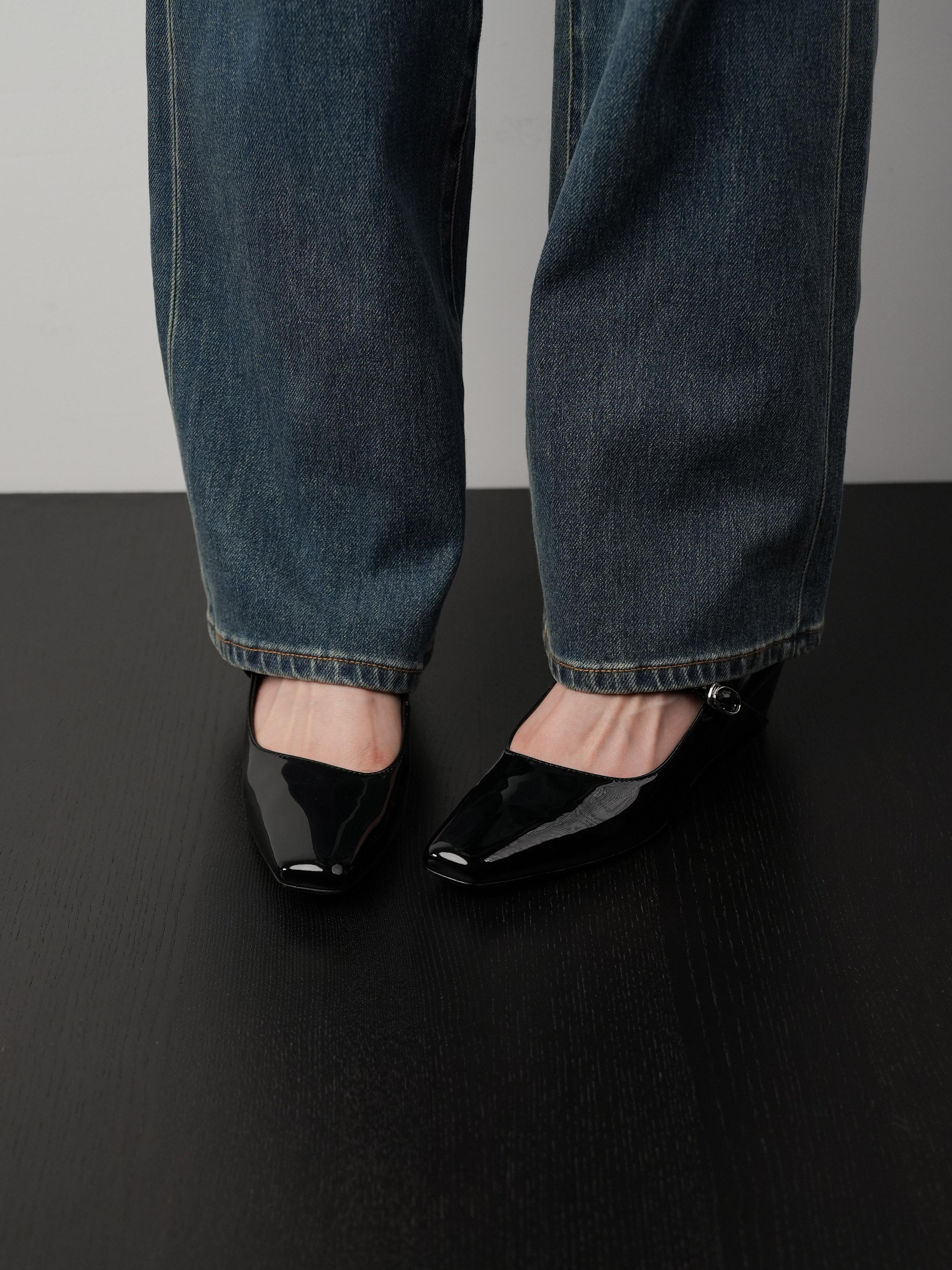 Elegant Women's Wedge Mary Jane Shoes with Square Toe and One Strap – Slim Fit Commuting Footwear with Mid Heel