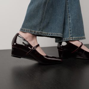 Elegant Women's Wedge Mary Jane Shoes with Square Toe and One Strap – Slim Fit Commuting Footwear with Mid Heel