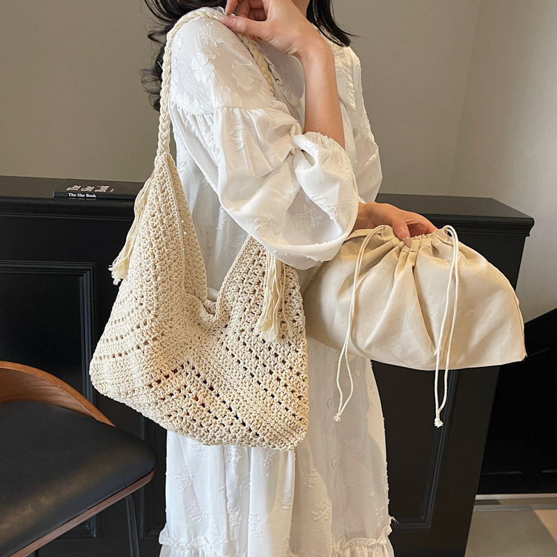 Fashionable Woven Shoulder Bag for Women - Large Capacity, Elegant Vacation Style, Trendy Versatile Crossbody Tote