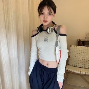Fitted Long-Sleeve Y2K Top for Women, Slimming Design Ideal for Jazz Dancing & K-Pop Outfits, Trendy and Stylish