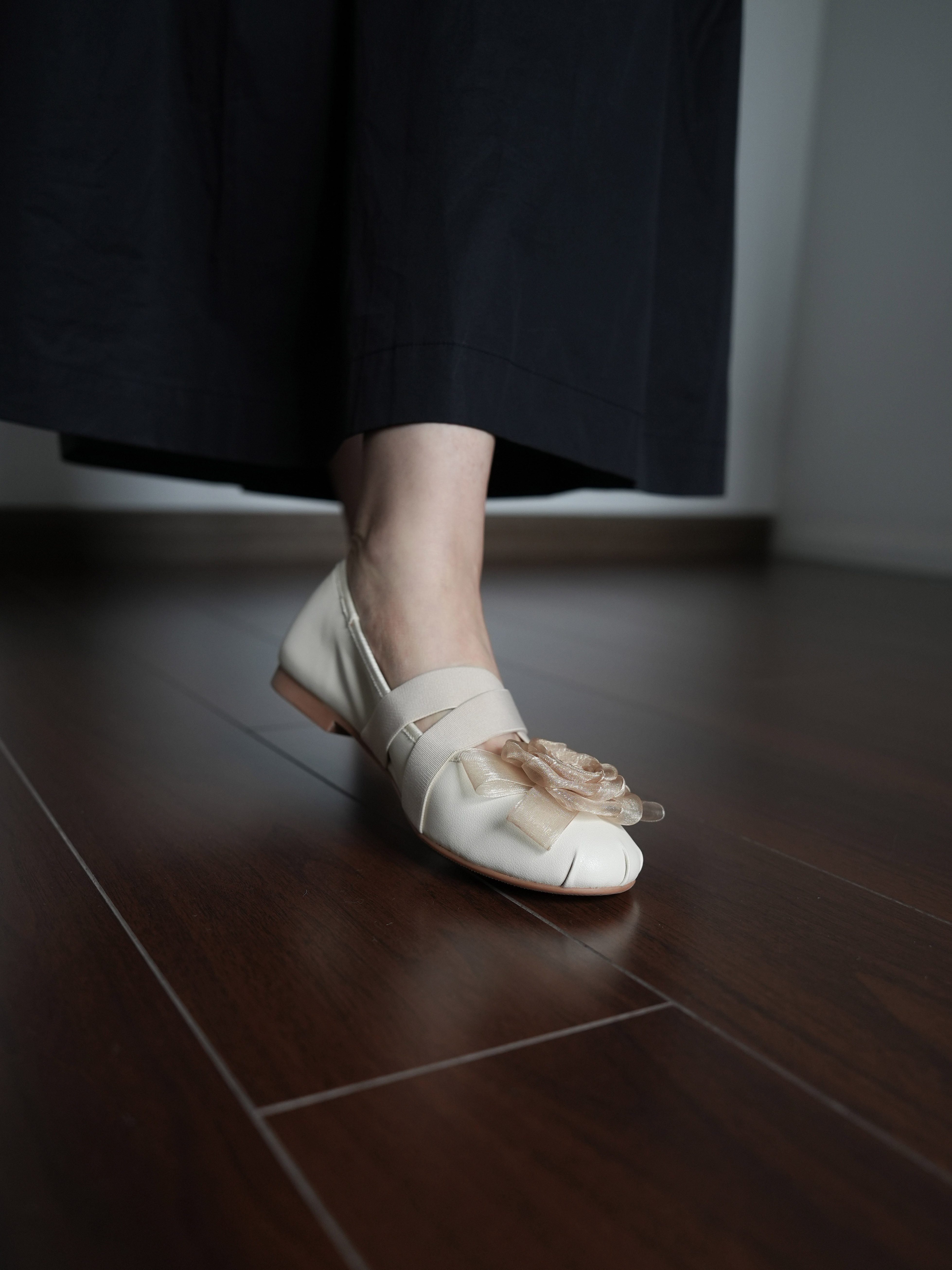 Floral Ballet Flats for Women - Soft Sole, Shallow Mouth Design, Golden All-Season Shoes, Spring Style, Elegant Footwear