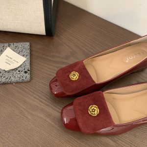 Floral Elegant Women's Shoes - Red Square Heel Shallow Mouth Design for Autumn Winter 2024 - Chic Style for Skirts
