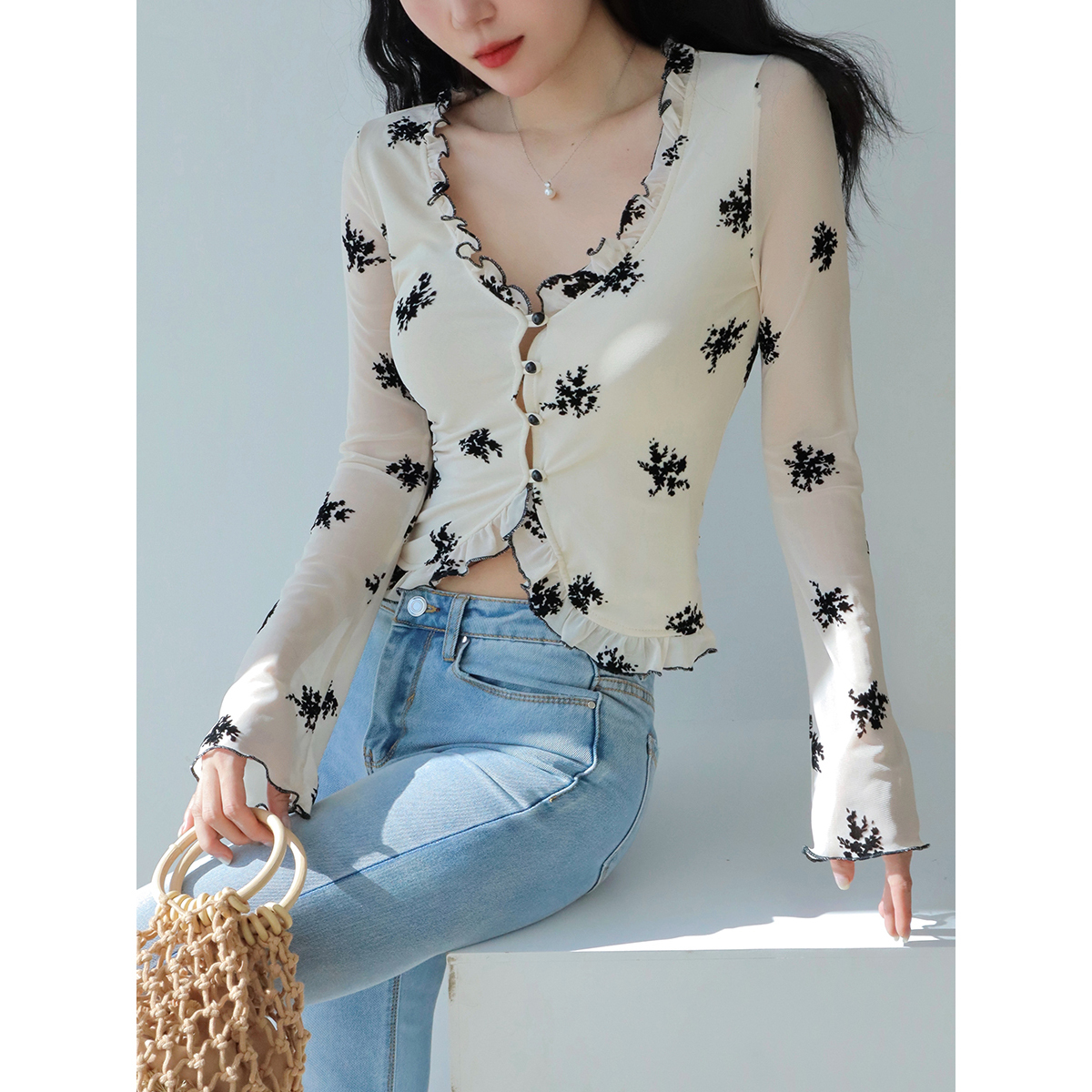 Floral V-Neck Ruffled Casual Long Sleeve Top with Retro Flared Sleeves - French Velvet Cardigan for Y2K and Vintage Style