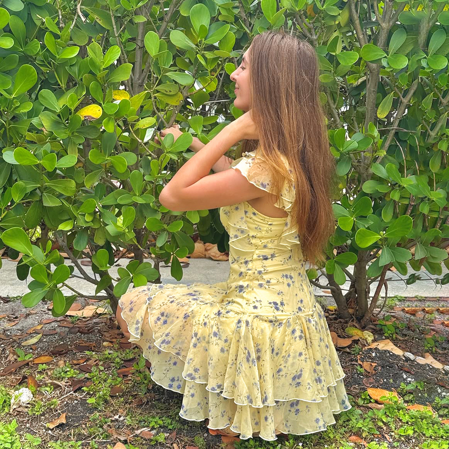 Forest Style Pastoral Floral V-Neck Short Dress with Flowing Sleeves and Waist-Defined Fit - Romantic 90s Inspired Look