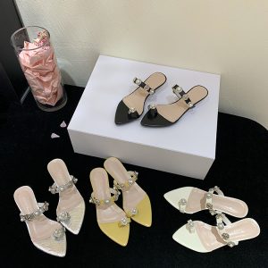 French Romantic Little Chanel Style Rhinestone and Pearl Roman Toe-Post Flat Sandals for Summer 2025 Women's Footwear