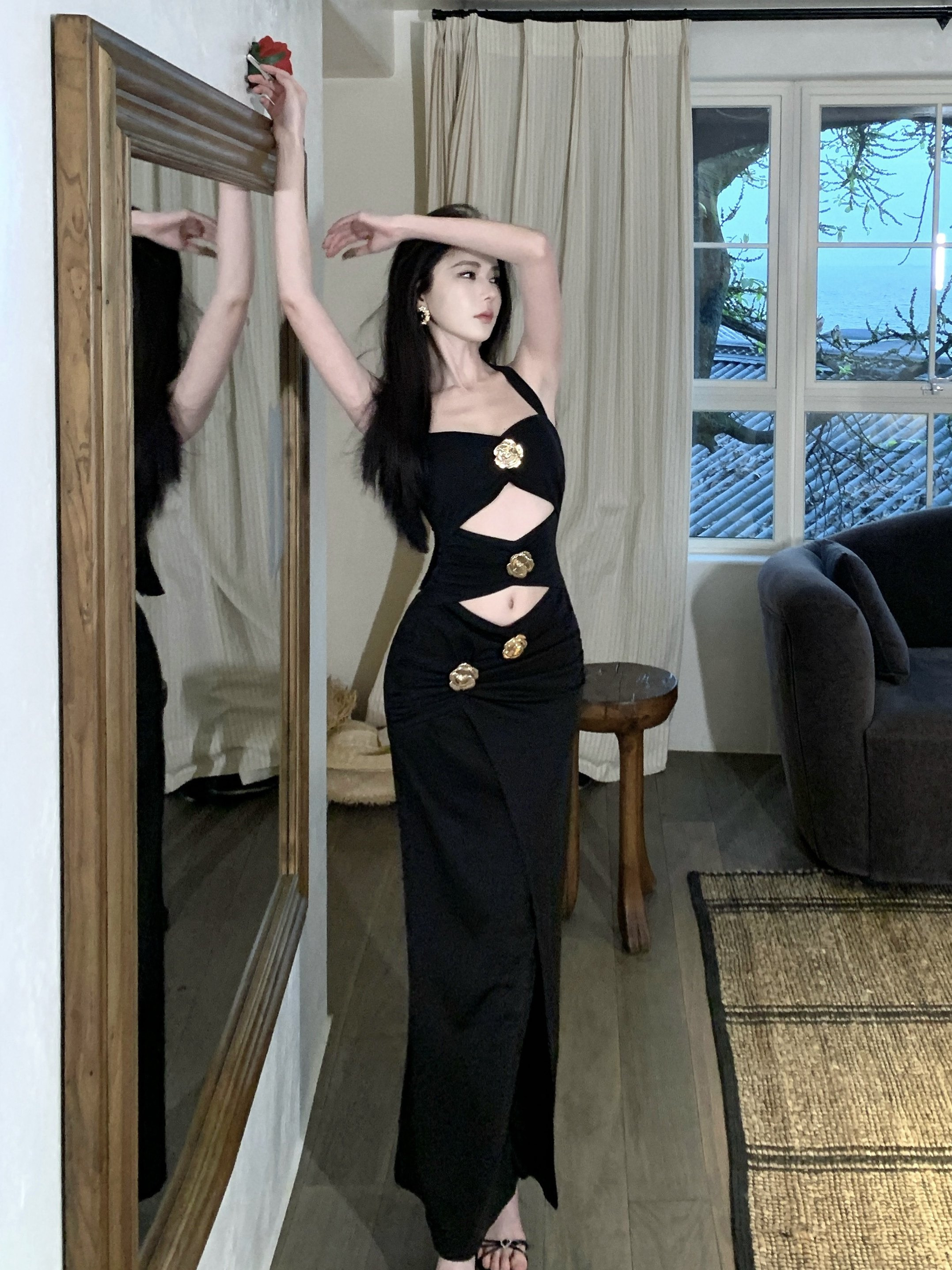French-Style Backless Hollow-Out Halter Dress - Black Evening Gown for Light Luxury Parties & Nightclubs