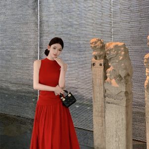 French Style Retro Chinese Zen Red Slimming Knitted Sleeveless Vest Top and Large Skirt Two-Piece Set for Women
