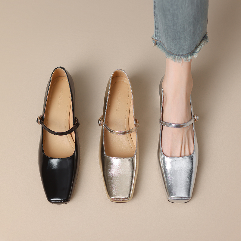 French Vintage Square-Toe Silver Mary Jane Shoes for Women - Chunky Heel, Retro Style, Perfect for Y2K and 90s Fashion