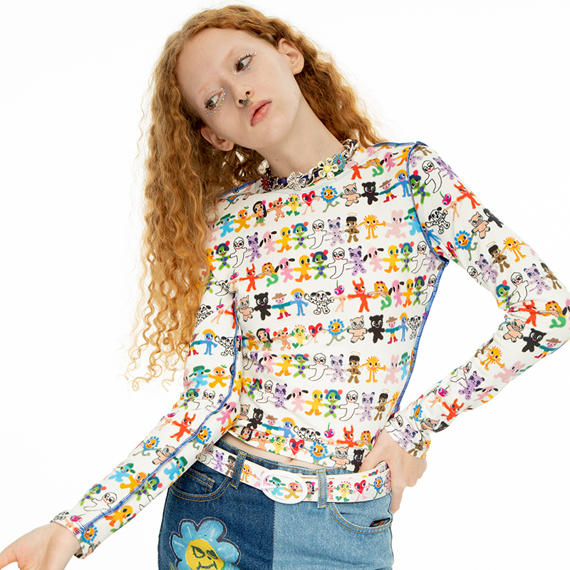Graffiti All-Over Print Long Sleeve Short T-Shirt for Women - Slim Fit Urban Style Tee