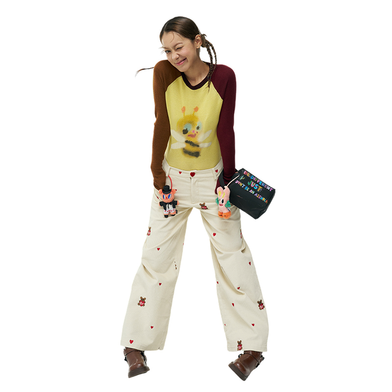Hand-Painted Yellow Bee Raglan Sleeve Knit Sweater - Artist Design, Dopamine Style, Unique Fashion Statement