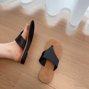 Handmade Women's Retro Flip-Flops - Soft-Soled Outdoor Sandals for Summer 2025 - Fashionable High-End Comfortable Footwear