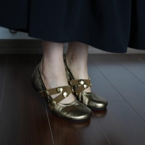 Height-Increasing Silver Mary Jane Flats for Women, Soft Sole Round Toe Shoes, Stylish Golden Accent, Trendy Y2K Design