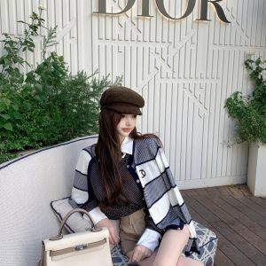 High-End Black and White Color-Block Embroidered Knitted Cardigan Coat - British Aristocrat Chanel Style Fashion Statement