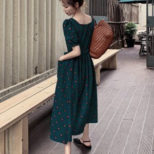 High-End Hepburn Style Dark Green Polka Dot Chiffon Long Dress with French Square Neck and Puff Sleeves for Summer 2025