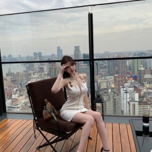 High-End Luxurious Leather Sexy Dress with Gold Zipper - Chic 90s Inspired Vanity Fair Female Lead Style