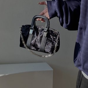 High-End Women's Large Chain Shoulder Crossbody Bag - Fashionable Stylish Handheld Design for 2025