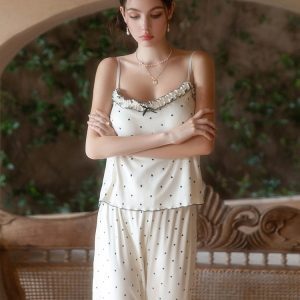 High-End Women's Velvet Camisole Set with Chest Pad - Thickened Sleepwear for Autumn & Winter 2024
