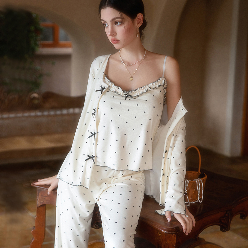 High-End Women's Velvet Camisole Set with Chest Pad - Thickened Sleepwear for Autumn & Winter 2024
