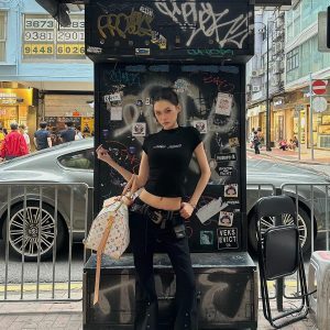 Hot Girl Black Vintage Flared Cargo Jeans - Slim Fit, Washed Design, Stylish 90s Inspired Long Pants for Trendy Looks