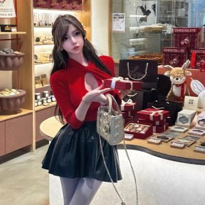 Japanese-Style Classic Hollow-Out Bow Short-Sleeve Knitted Top for Women - Y2K Fashion, Trendy Summer Style