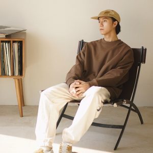 Japanese-Style Heavyweight Solid Color Sweatshirt - Unisex Loose Drop Shoulder Long Sleeve Top for Casual Wear