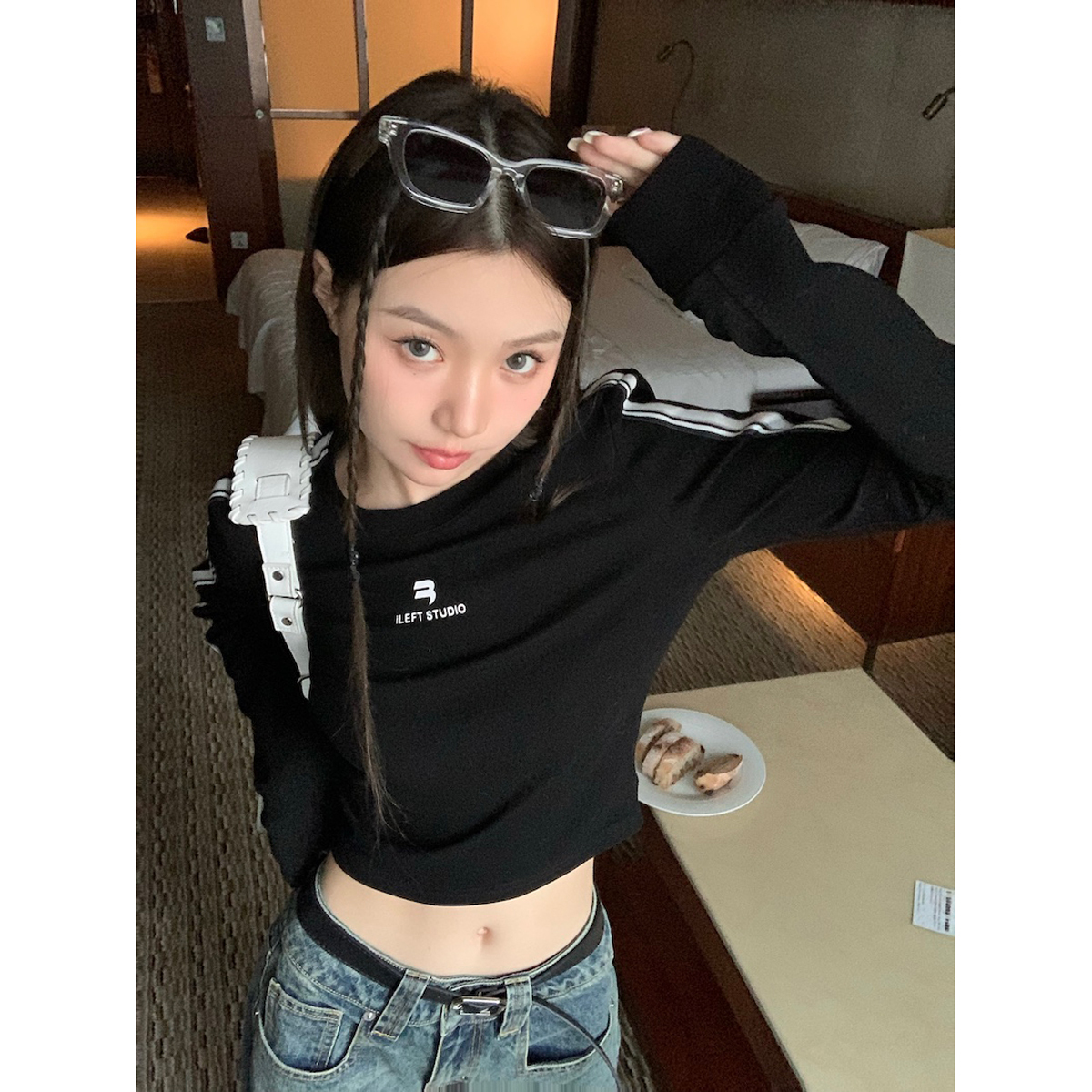 K-Pop Sweet & Spicy Jazz Dance Top - Black Tight-Fitting Short Sleeve Shirt for Girls' Performance Outfits