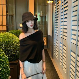 Korean-Style Asymmetrical Shoulder Short Sleeve Top for Women - High-End Knitted T-shirt, Trendy Y2K Fashion