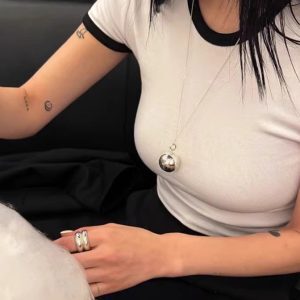 Korean Style Black and White Color-Blocking Collar Fitted Short Sleeve T-Shirt for Women - Minimalist Summer Top