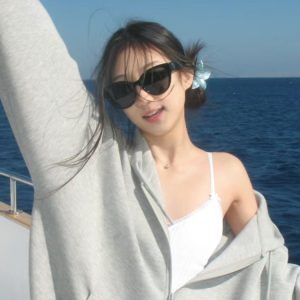 Korean-Style Cat-Eye Sunglasses for Women, Trendy Large Frame, Flattering for Round & Square Faces, Perfect for Beach Travel, 2024 Model