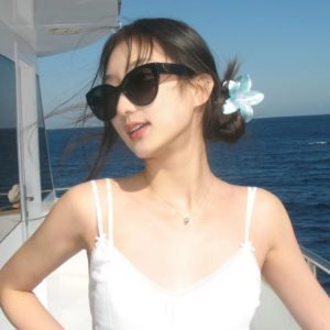 Korean-Style Cat-Eye Sunglasses for Women, Trendy Large Frame, Flattering for Round & Square Faces, Perfect for Beach Travel, 2024 Model