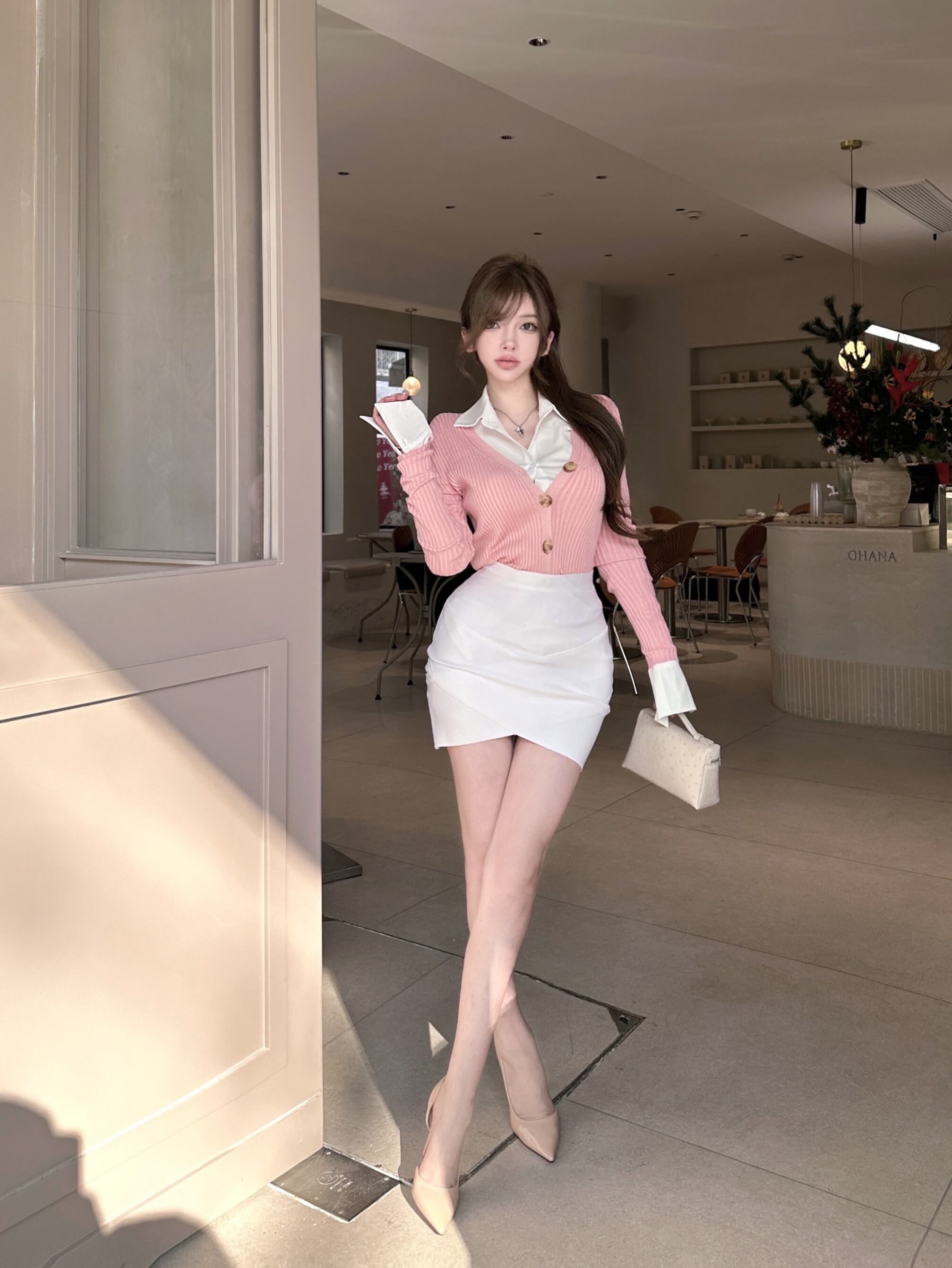 Korean Style Mulberry Silk Knitted V-Neck Cardigan Coat for Women - Glossy Wool Design, Chic Secretary Look, Elegant Fashion