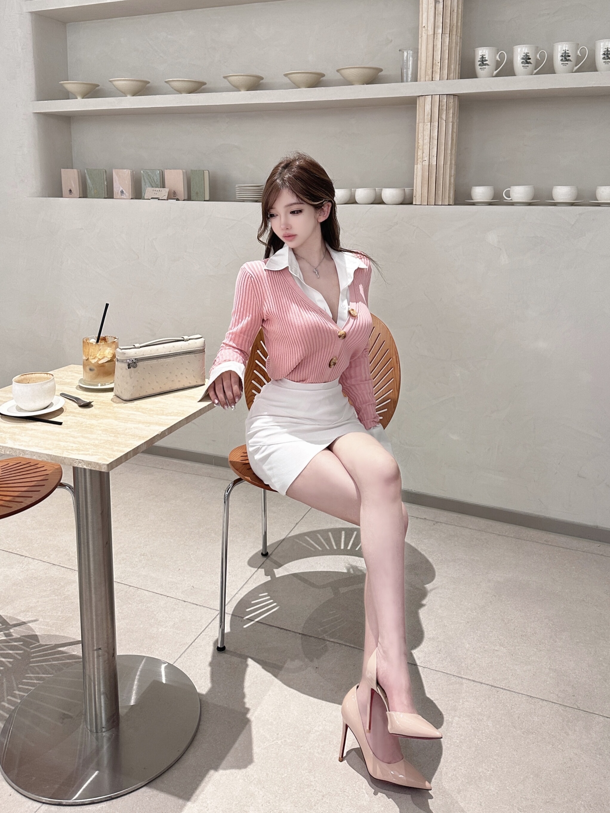 Korean Style Mulberry Silk Knitted V-Neck Cardigan Coat for Women - Glossy Wool Design, Chic Secretary Look, Elegant Fashion