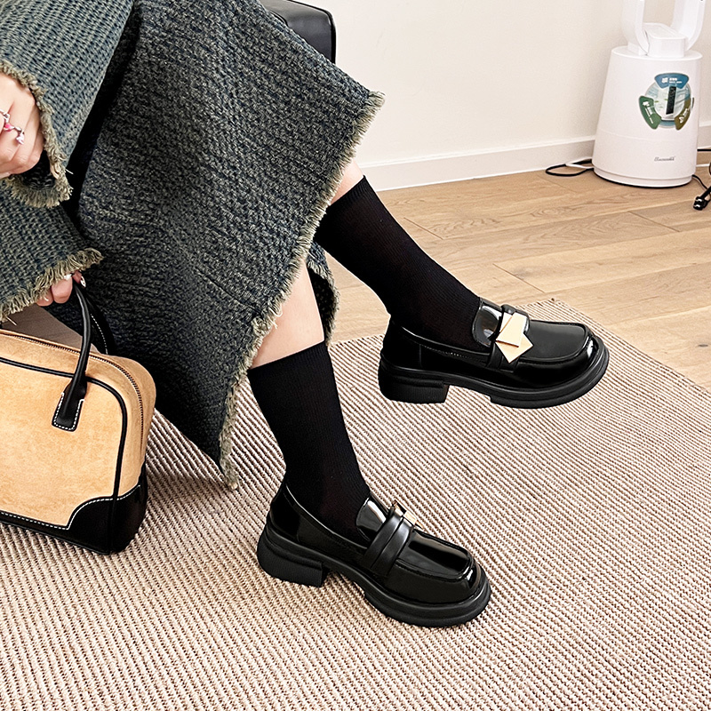 Korean-Style Plus-Size Women's Slip-On Loafers, Thick-Soled Flats, Autumn 2024 British-Inspired Leather Shoes, Sizes 41-43