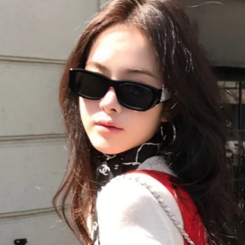 Korean-Style Retro Cat-Eye Black and White Color-Blocking Sunglasses for Women - Flattering Narrow Frame for Round Faces, Trendy Fashion Accessory
