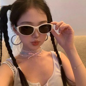 Korean-Style Retro Cat-Eye White Polarized Sunglasses for Women - Trendy High-End Cool Shades for Square and Round Faces