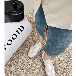 Korean Style Retro Lace-Up Training Shoes for Women, Large Size 41-43, Classic Casual White Sports Sneakers