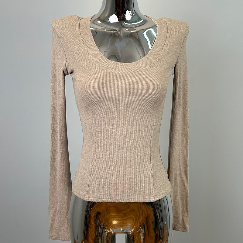 Korean Style Simple Feminine U-Neck Fitted Long Sleeve T-Shirt - Classic Base Layer for Every Year