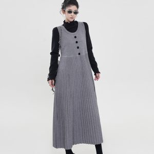 Korean Style Solid Color U-Neck Sleeveless Knitted Vest Dress for Women with Elegant Loose Pleated Long Skirt - Autumn/Winter Fashion