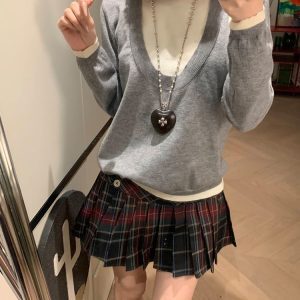 Korean Style U-Neck Knitted Two-Piece Top for Women - Flattering Loose Fit, Stylish Short Design for Casual Wear