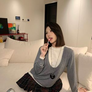 Korean Style U-Neck Knitted Two-Piece Top for Women - Flattering Loose Fit, Stylish Short Design for Casual Wear