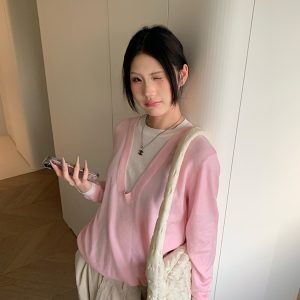 Korean Style U-Neck Knitted Two-Piece Top for Women - Flattering Loose Fit, Stylish Short Design for Casual Wear