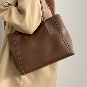 Large Capacity Korean Vintage Shoulder Tote Bag for Women - Niche Design Commuting Bag for Spring and Summer