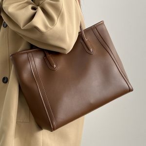 Large Capacity Korean Vintage Shoulder Tote Bag for Women - Niche Design Commuting Bag for Spring and Summer