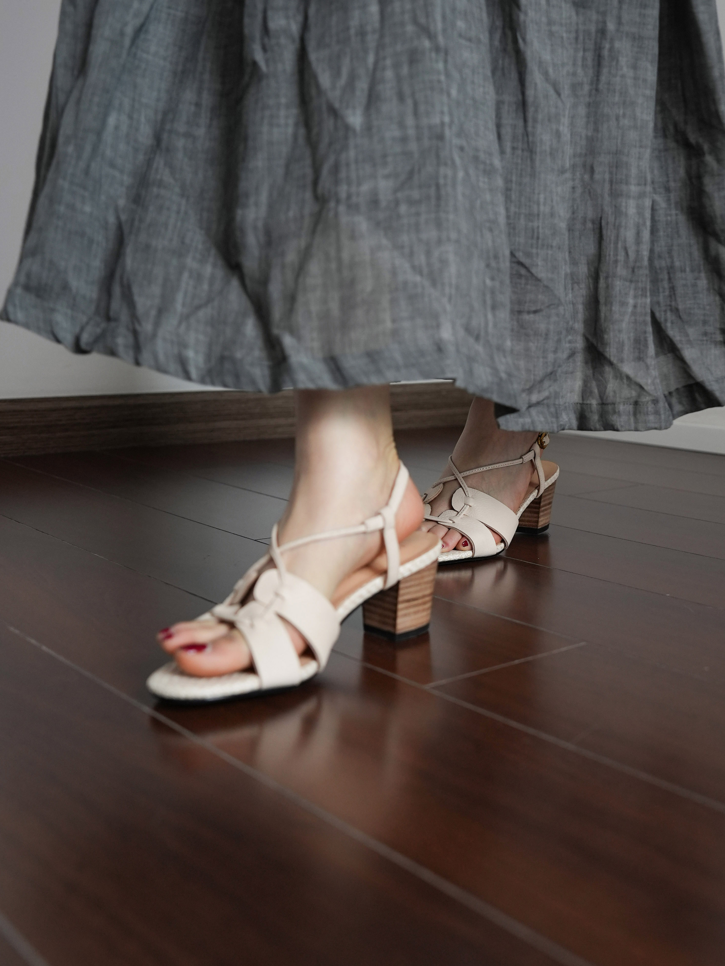 Light Retro Open-Toe Chunky Mid-Heel Sandals for Women - Simple Summer Roman Slippers in Elegant Style