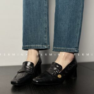 Light Retro Square-Toed Chunky Heel Women's Mid-Heel Leather Shoes for Spring - Elegant Slimming Commuting Style