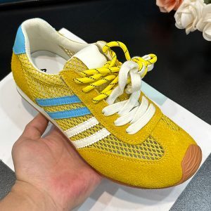 Lightweight Suede Mesh Training Shoes for Women, Versatile Casual Sneakers with Hidden Height Increase, 2025 Summer Fashion